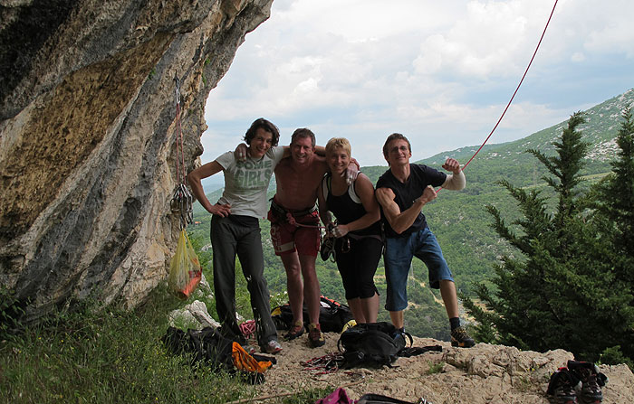 ...Baki, Steve, Nina & Lija...postava od nedilje