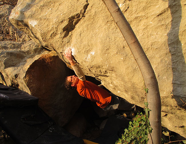 Lija crushing the classic By the way (V9)