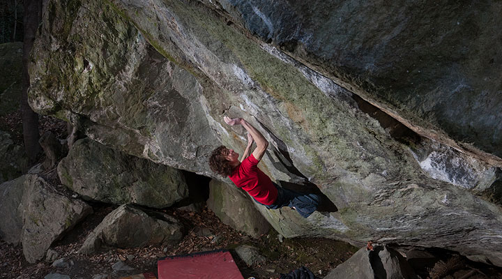 Obećavamo da nećemo izvjestit kad je popne... Ondra u gornjem dilu Gioie (8C+), FA Christian Core 2008. / Foto: Roberto Armando, Infoboulder.com