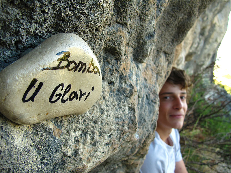 ...je ima fleš vikend. Među flešanima se našla i Bomba u glavi...