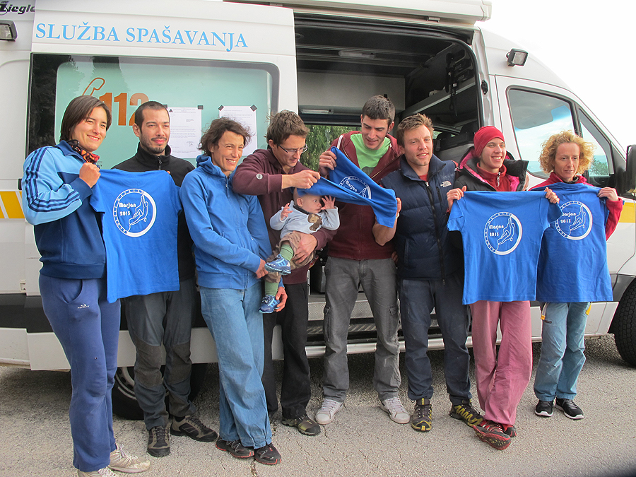 Pobjednici, drugo i trećeplasirani (fali Jura Levatić i bolja mu polovica Petra), četvero i petoplasirani, organizator, pomladak...