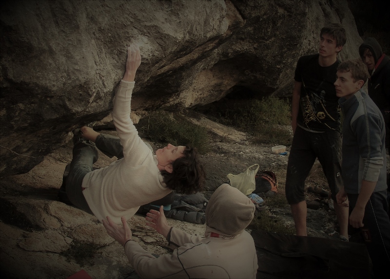 Klasični zimski prizor sa Massive Attacka. 2 riči - teški bouldering!